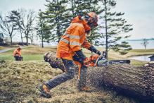HUSQVARNA 562 XP  Mark II Profesionální benzínová řetězová pila ZDARMA DALŠÍ NÁHRADNÍ ŘETĚZ A OLEJ 2T (1)