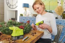 RYOBI RGLM18-0 18V Akumulátorová kompaktní lepící pistole (2)