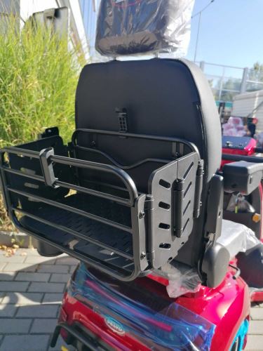 SELVO Praktický zadní koš pro Selvo 4810, který v případě potřeby velmi snadno složíte.