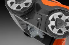 HUSQVARNA S 138i aku vertikutátor provzdušňovač s 1x 4Ah 36V baterie a nabíječka  967922203 (5)