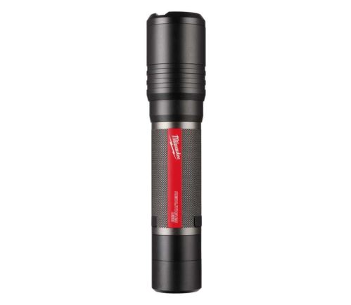 MILWAUKEE L4FL2000-301 s výkonem 2 000 lumenů a USB nabíjením 4933479637
