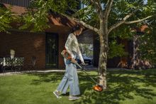 HUSQVARNA 215iL aku vyžínač strunová sekačka 36V bez akumulátoru a nabíječky 970536001 (4)
