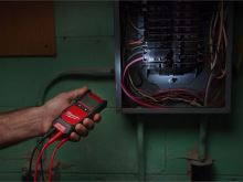 MILWAUKEE 2212-20 automatický tester napětí a kontinuity 600 V 4933447776 (1)
