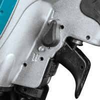 MAKITA AN454 Pneumatická hřebíkovačka 19-45 mm (3)