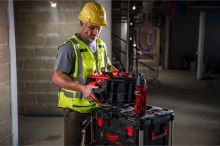 MILWAUKEE 4932499347 PACKOUT kompaktní přepravka 390 × 240 × 220 mm (3)